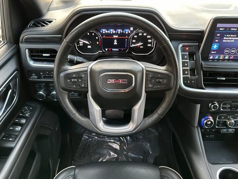 Used 2021 GMC Yukon XL SLT w/ SLT Luxury Package image 15