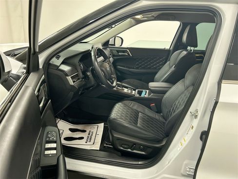 Used 2022 Mitsubishi Outlander SEL image 9