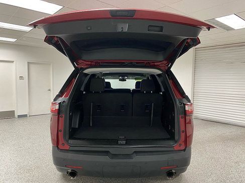Used 2020 Chevrolet Traverse LT image 20