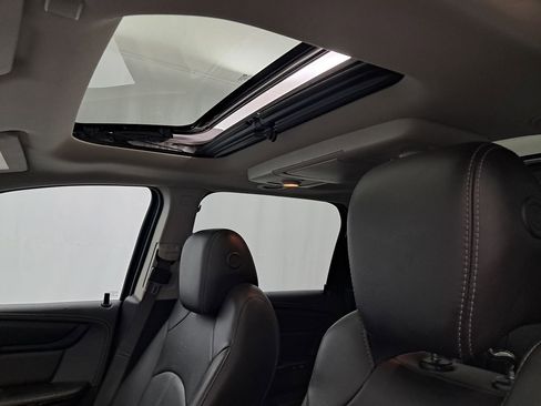 Used 2017 GMC Acadia Limited SLT image 8