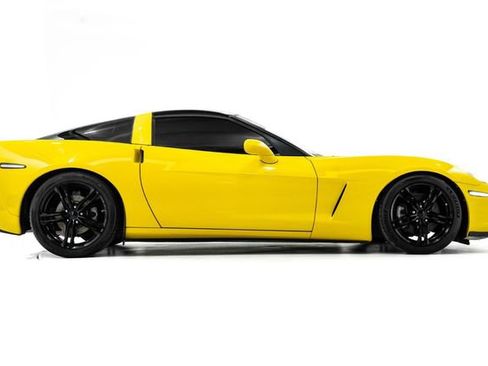 Used 2013 Chevrolet Corvette Coupe w/ 3LT Preferred Equipment Group image 5