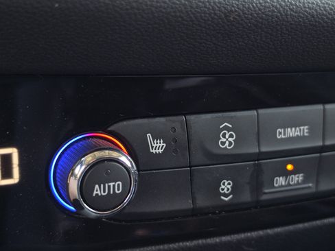 Used 2021 Buick Enclave Essence AWD/4WD image 29