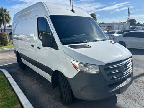 Used 2023 Mercedes-Benz Sprinter 2500 image 2