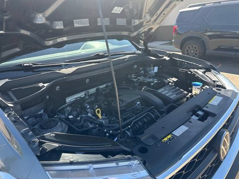 Certified 2023 Volkswagen Taos SE AWD/4WD image 44