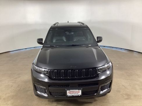 Used 2024 Jeep Grand Cherokee L Limited w/ Black Appearance Package AWD/4WD image 2