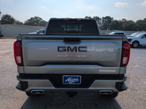 Used 2025 GMC Sierra 1500 Elevation w/ Elevation Premium Package AWD/4WD image 4