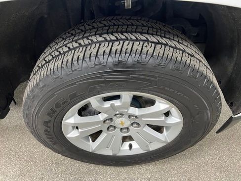 Used 2016 Chevrolet Colorado LT w/ LT Convenience Package image 16