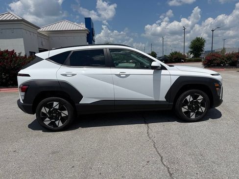 Used 2024 Hyundai Kona SEL AWD/4WD image 8