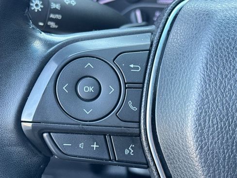 Used 2020 Toyota Camry SE FWD image 22