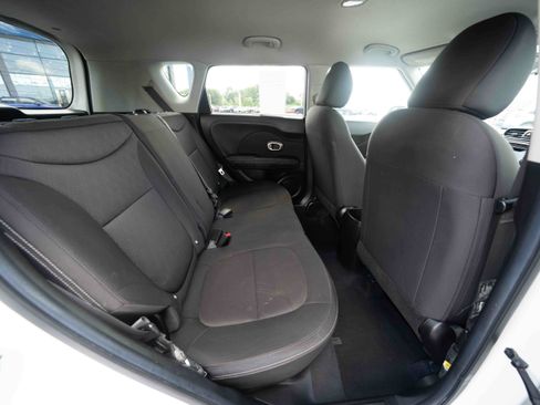 Used 2016 Kia Soul FWD image 25