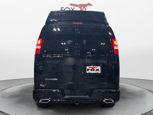 Used 2024 Chevrolet Express 2500 image 5