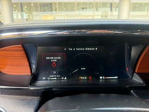 Used 2019 Lincoln Navigator Reserve image 7