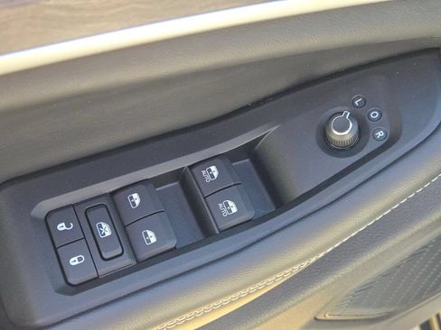 Certified 2023 Jeep Grand Cherokee Limited AWD/4WD image 23