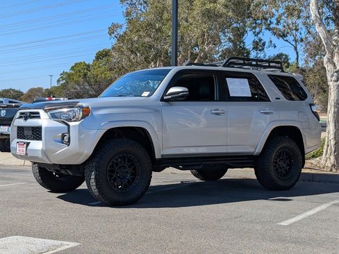 Used 2022 Toyota 4Runner SR5 Premium w/ Moonroof Package AWD/4WD image 11