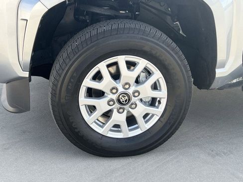 Used 2024 Toyota Tacoma SR5 image 33