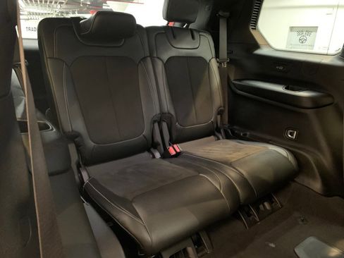 Used 2024 Jeep Grand Cherokee L Laredo image 52