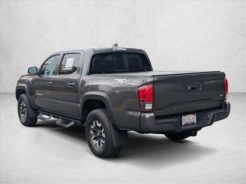Used 2019 Toyota Tacoma TRD Off-Road image 8