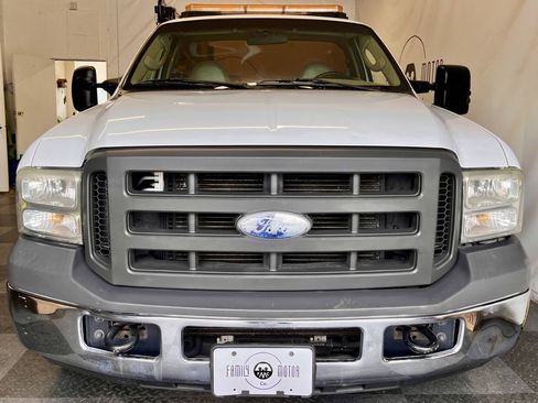 Used 2005 Ford F350 2WD Regular Cab Super Duty image 6