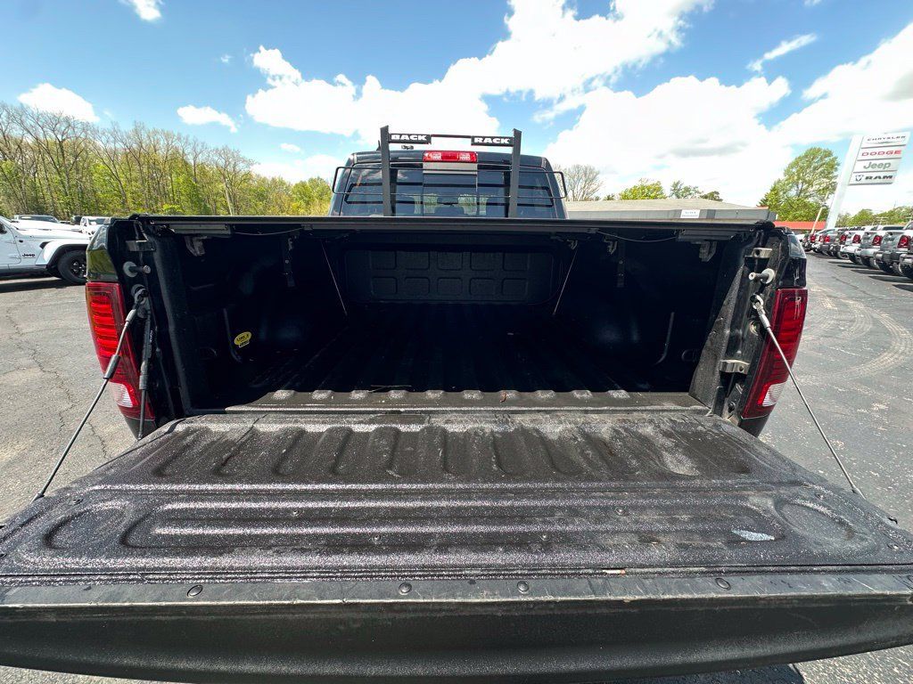 Used 2019 RAM 1500 Warlock AWD/4WD image 13