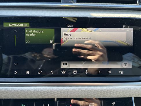 Used 2019 Land Rover Range Rover Velar R-Dynamic SE image 26