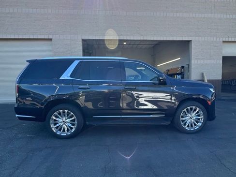 Used 2023 Cadillac Escalade Premium Luxury w/ Performance Package AWD/4WD image 8