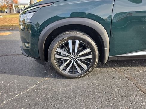 Certified 2024 Nissan Pathfinder Platinum w/ Cargo Package image 38