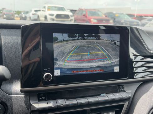 Used 2025 Toyota Camry LE image 8