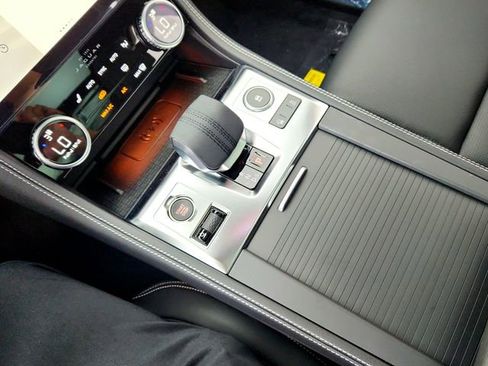 Certified 2025 Jaguar F-PACE R-Dynamic S image 30