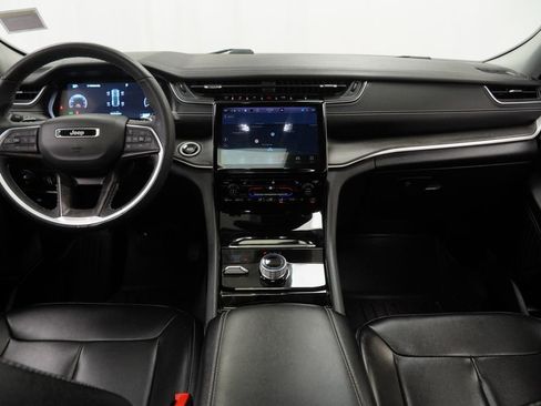 Certified 2023 Jeep Grand Cherokee Limited w/ Black Appearance Package image 26