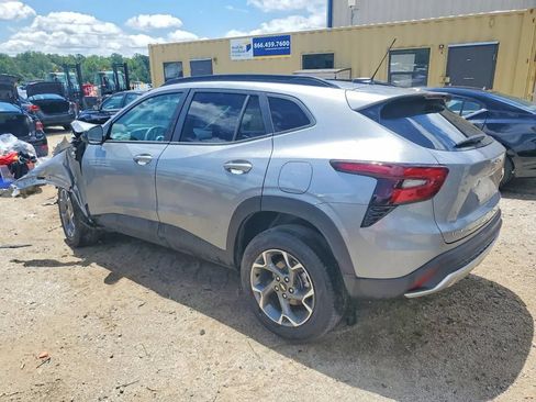 Used 2026 Chevrolet Trax LT FWD image 4