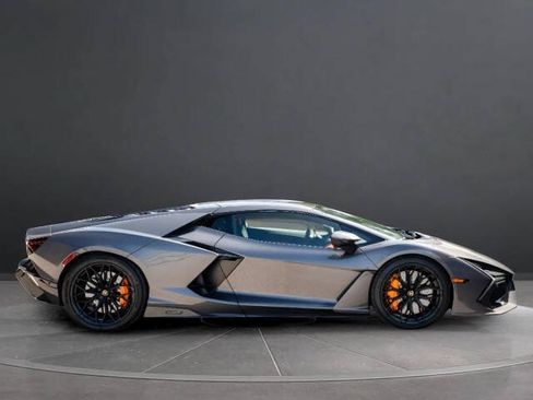 Used 2025 Lamborghini Revuelto AWD/4WD image 3