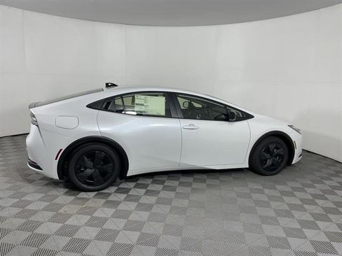 New 2026 Toyota Prius Plug-In Hybrid image 8