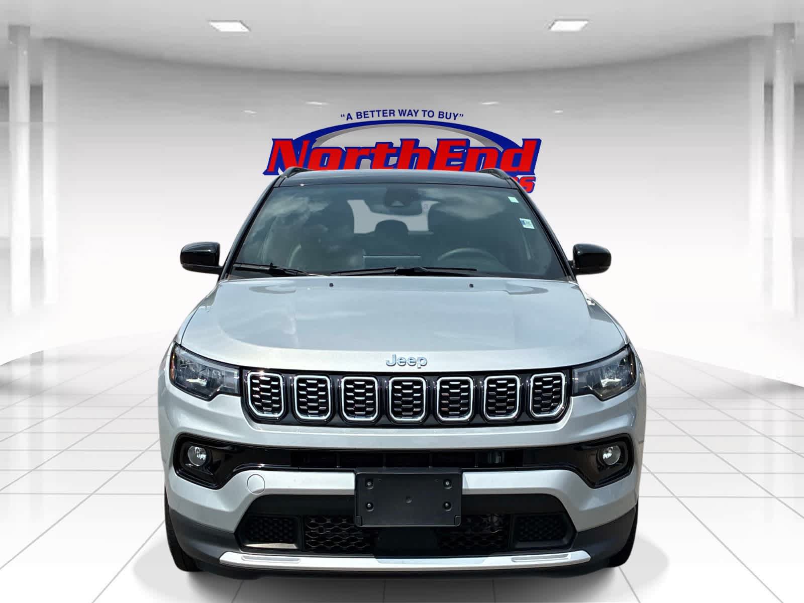Used 2025 Jeep Compass Limited AWD/4WD image 2