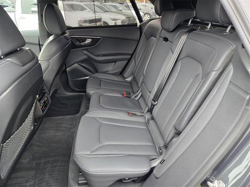 Certified 2024 Audi Q8 Prestige image 10