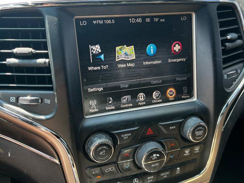 Used 2016 Jeep Grand Cherokee Limited AWD/4WD image 15