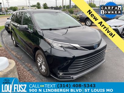 Used 2025 Toyota Sienna XLE