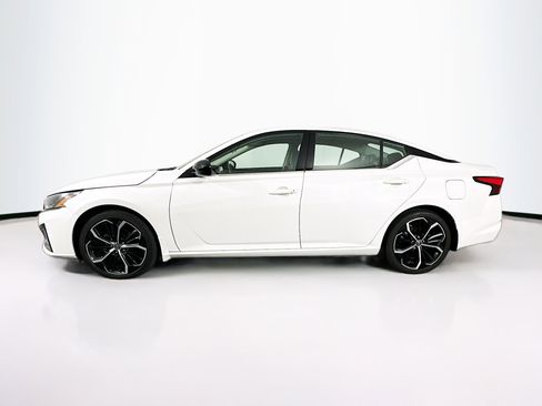 Used 2023 Nissan Altima 2.5 SR FWD image 4