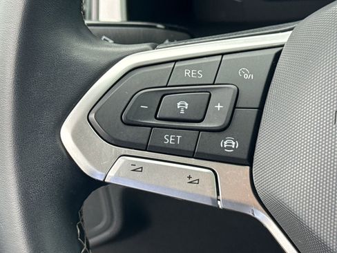 Used 2022 Volkswagen Atlas Cross Sport SE w/ Panoramic Sunroof Package image 22