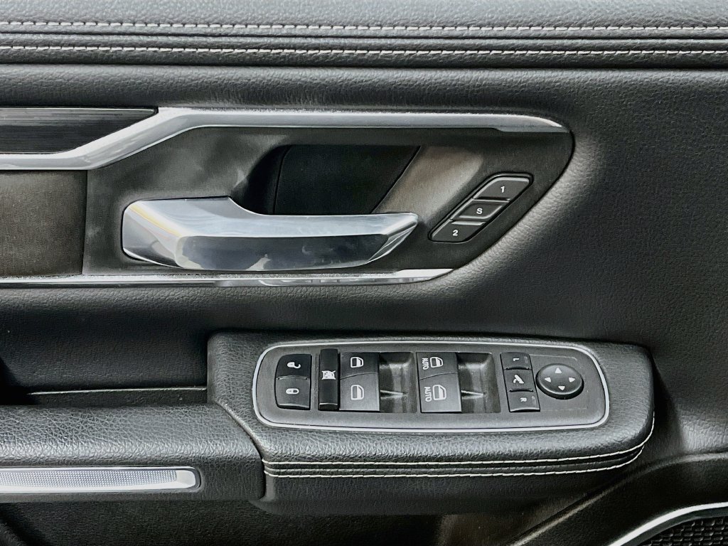Used 2023 RAM 1500 Laramie AWD/4WD image 18