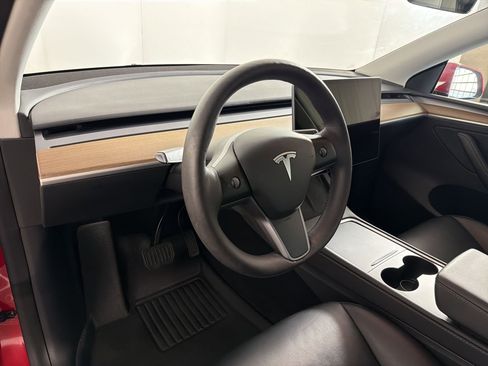 Used 2023 Tesla Model Y Long Range AWD/4WD image 4