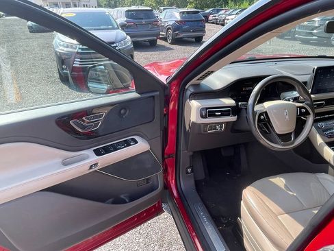 Used 2020 Lincoln Aviator Reserve w/ Equipment Group 201A AWD/4WD image 10