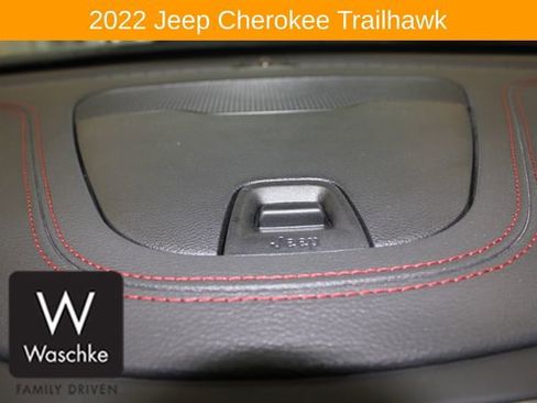 Used 2022 Jeep Cherokee Trailhawk image 30