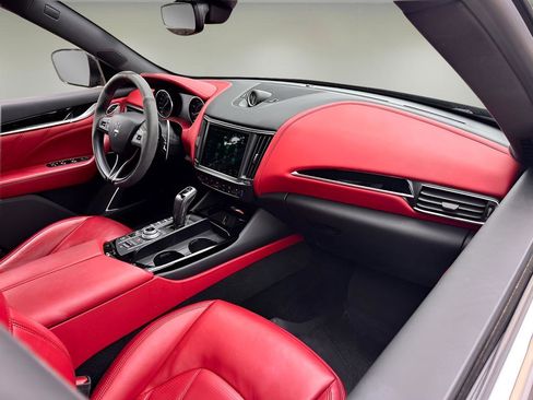 Used 2022 Maserati Levante Modena AWD/4WD image 19