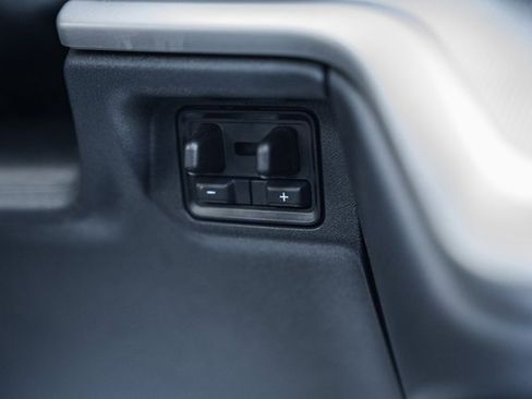 Certified 2025 Ford Expedition Active image 33