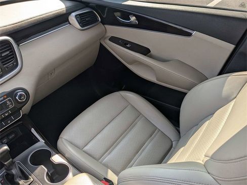 Certified 2020 Kia Sorento EX image 20