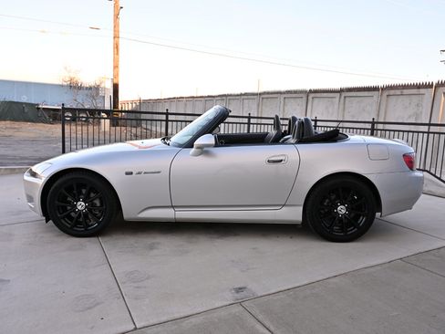 Used 2002 Honda S2000 image 4
