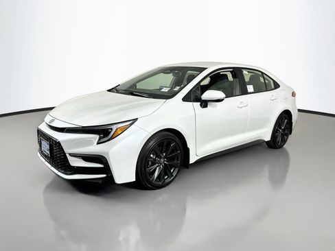 New 2026 Toyota Corolla SE FWD image 3