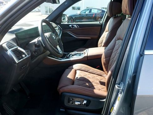 New 2026 BMW X5 xDrive50e image 10
