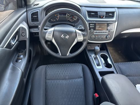 Used 2018 Nissan Altima 2.5 S w/ S Convenience Package FWD image 12