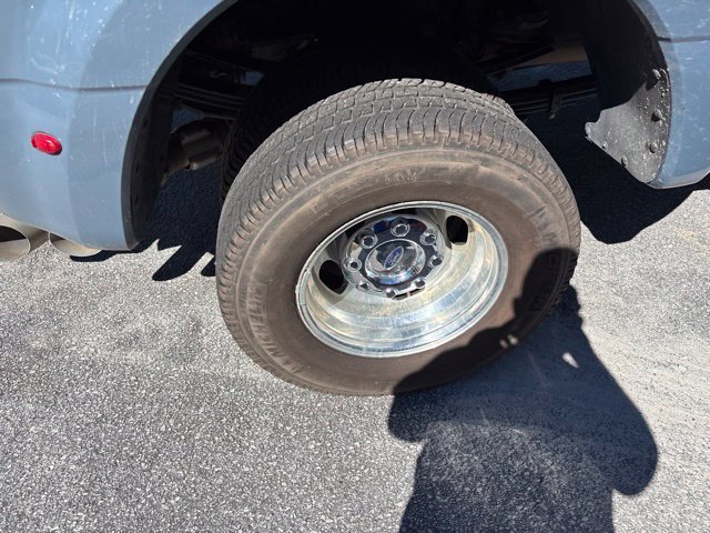 Used 2023 Ford F350 Platinum AWD/4WD image 9